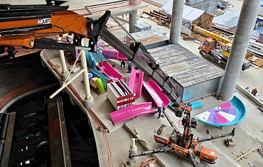 Монтаж на 30-метровом вылете: реконструкция спорткомплекса в Москве
